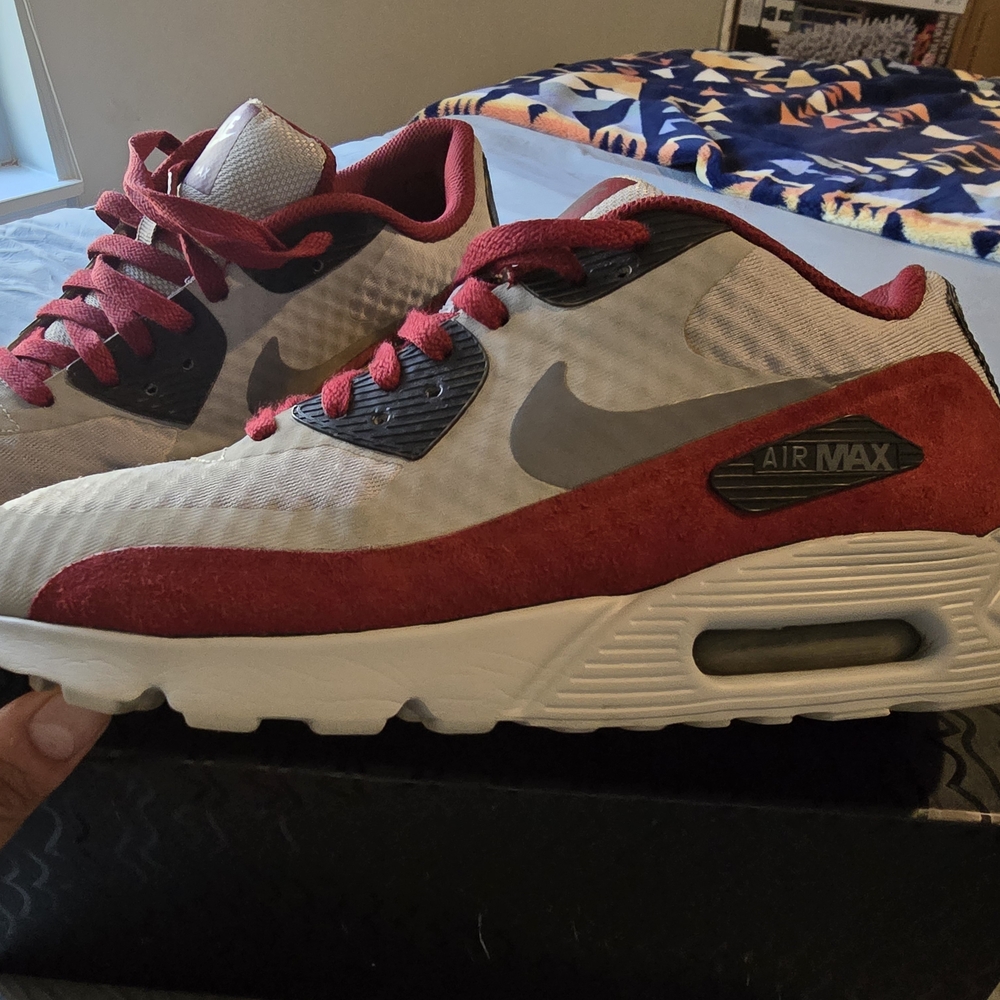 Nike Air Max 90 Ultra Essential in Wolf Grey and Team Red Size 10 Mans